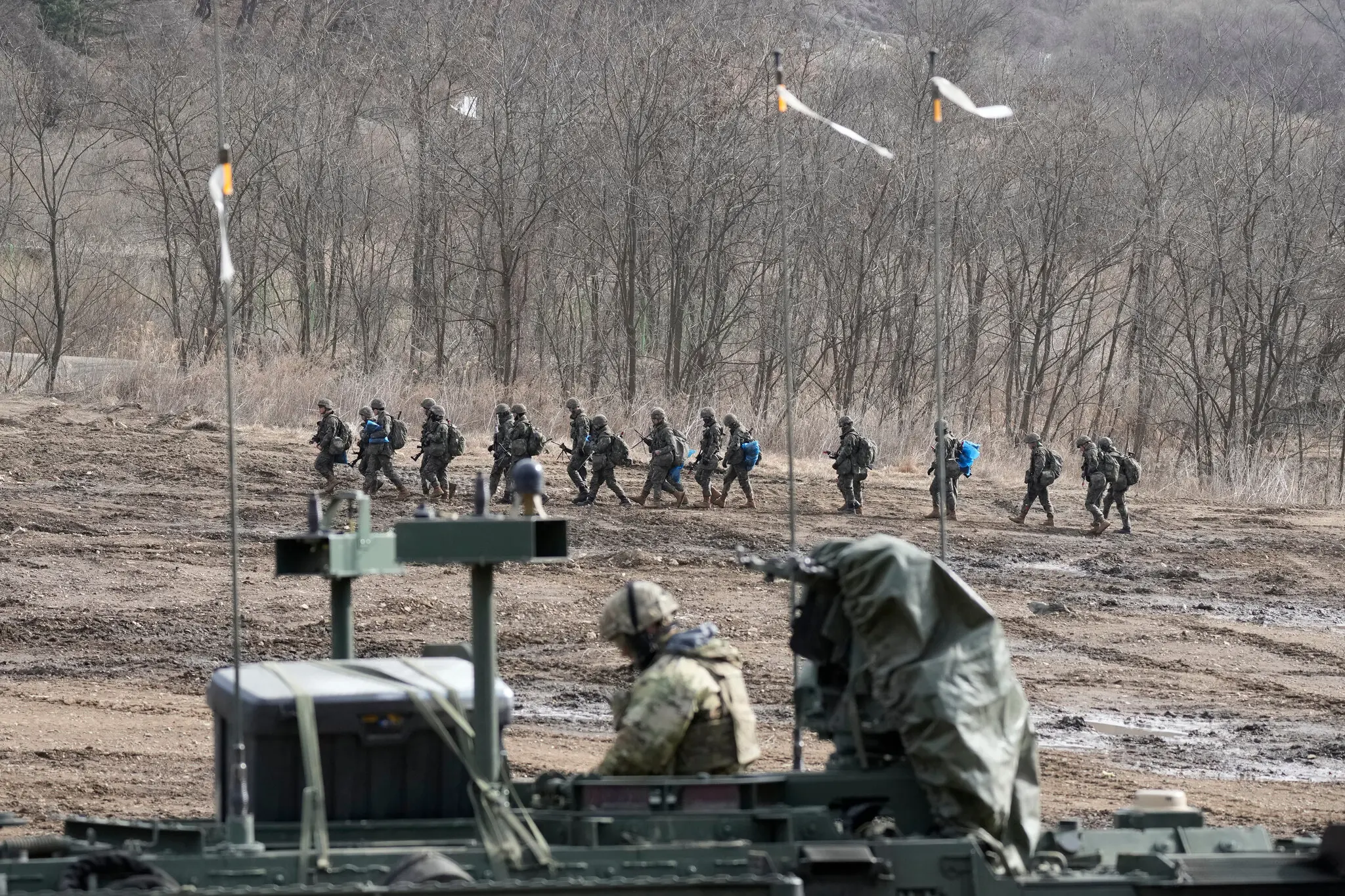 Спільні військові навчання Сполучених Штатів і Південної Кореї в березні. Очікується, що офіційні особи оголосить про розширені військові навчання та посилений обмін інформацією між Вашингтоном, Сеулом і Токіо.